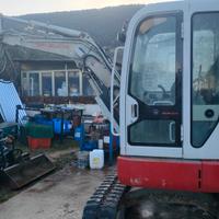 escavatore takeuchi fr138