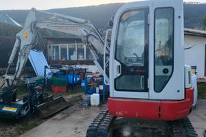escavatore takeuchi fr138