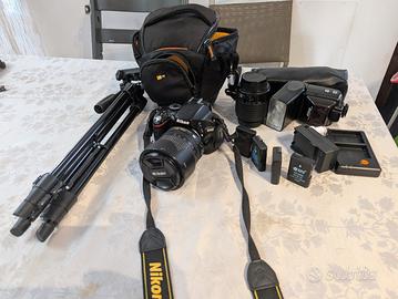 Nikon D5100 e accessori vari