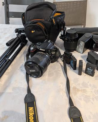 Nikon D5100 e accessori vari