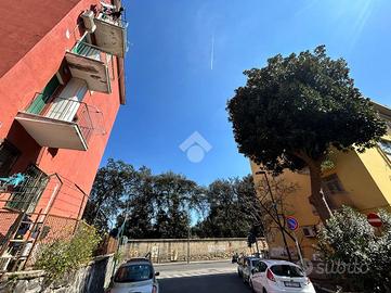 3 LOCALI A NAPOLI