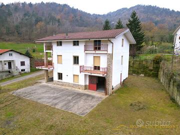 Villa di 200 m² con più di 5 locali e box auto dop