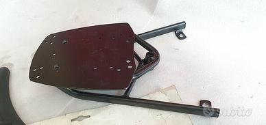 PORTAPACCHI SYM MASK 50 LC 2000 posteriore piastra