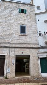 Locale al pian terreno Ostuni corso Emanuele