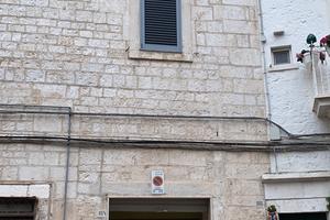 Locale al pian terreno Ostuni corso Emanuele