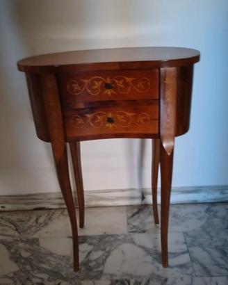 Comodino in legno