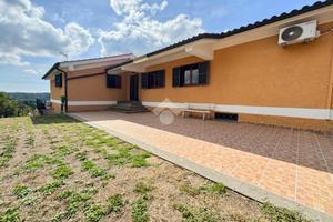 5 LOCALI A SACROFANO