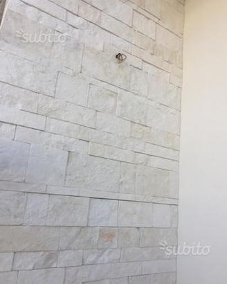 Lastre di pietra bianco puro