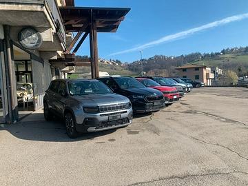 Jeep Avenger Summit-kmo-hybrid bi color grigio ner