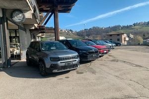 Jeep Avenger Summit-kmo-hybrid bi color grigio ner