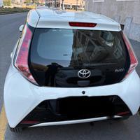 Toyota Aygo 1.0 69 CV  x-cool  5 Porte - 01/2017