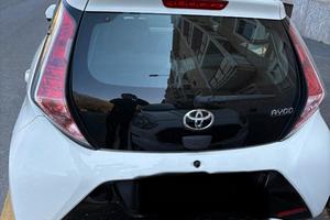 Toyota Aygo 1.0 69 CV  x-cool  5 Porte - 01/2017