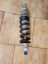 mono posteriore yamaha mt09