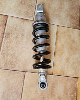 mono posteriore yamaha mt09