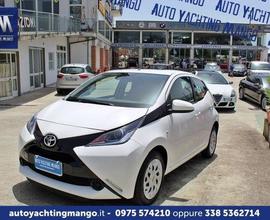 Toyota Aygo 5p 1.0 x-play m-mt Pari al nuovo