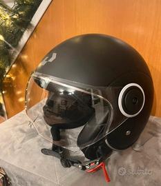 Casco nero opaco