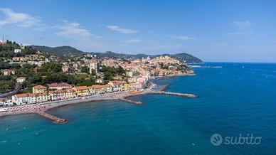 2 LOCALI A IMPERIA