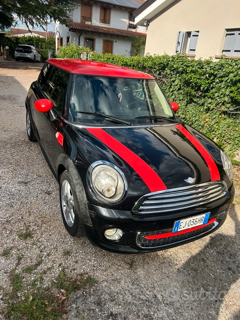 Mini Cooper 2011 photo 2