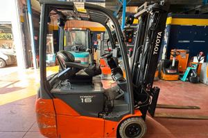 Carrello elevatore elettrico 1600kg