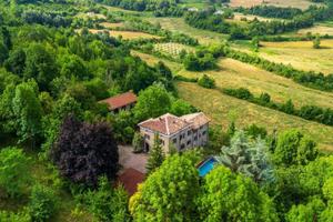 Villa di 575 m² con più di 5 locali e box auto dop