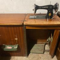 Macchina da cucire singer con mobiletto
