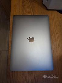 MacBook Pro 13" (2017) - Touch Bar 