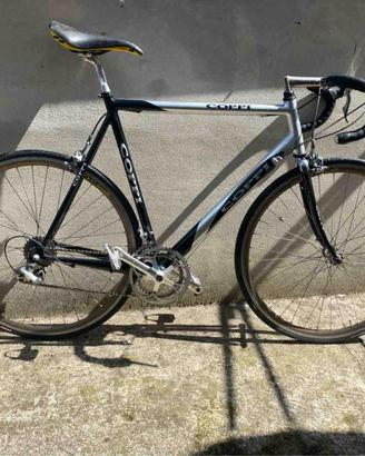 Bicicletta da corsa telaio alluminio fine anni 90.