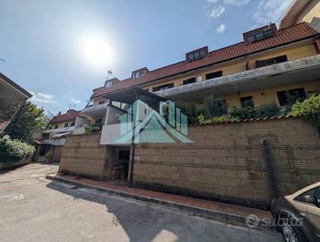 Appartamento di 90 m² con 4 locali e posto auto a 