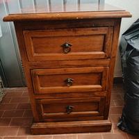 Comodini in legno 