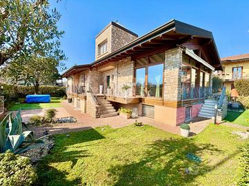 VILLA SINGOLA A LONATO DEL GARDA
