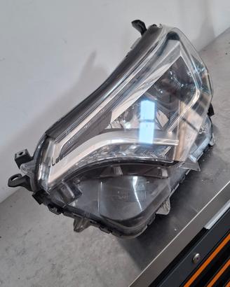 faro anteriore sinistro TOYOTA RAW4 