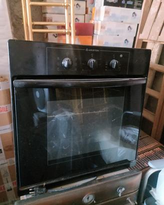 forni elettrici Smeg e Ariston