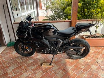 Yzf r7