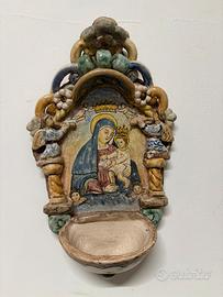 Acquasantiera madonna del latte