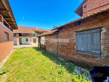 VOLPIANO - RUSTICO CON TETTOIE E GIARDINO PRIVATO