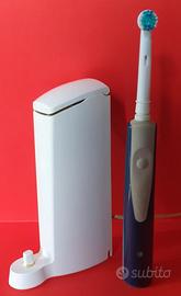 Spazzolino elettrico Braun modello 4736