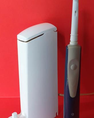 Spazzolino elettrico Braun modello 4736