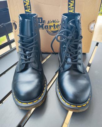 Dr.  Martens Air Wair 39