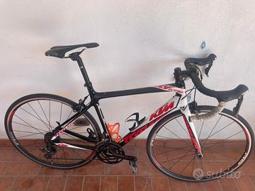 Bici da corsa KTM full carbon 