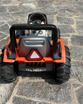 Tratore a pedali per bambini