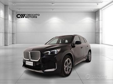 BMW iX1 edrive 20 X-Line