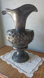 Vaso decorativo artigianale vintage in peltro
