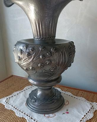 Vaso decorativo artigianale vintage in peltro