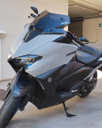 T Max 560 Icon Grey 