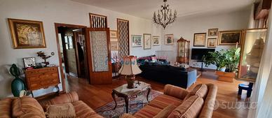 Cortile Sant'Anna-App.nto 4°p c/a - 170mq - 5 vani