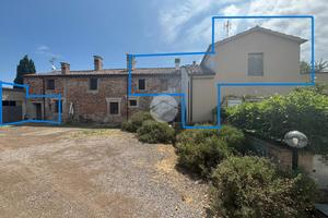 CASA SEMINDIPENDENTE A FANO