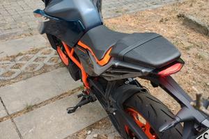 5.600 Duke390  KTM