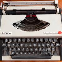 Macchina da scrivere vintage Olympia