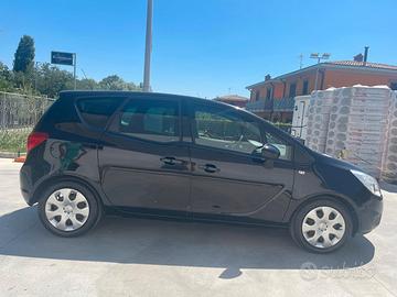 opel meriva B 2010