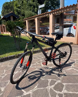 Mountain Bike Ibrida Carbonio & Componenti CNC